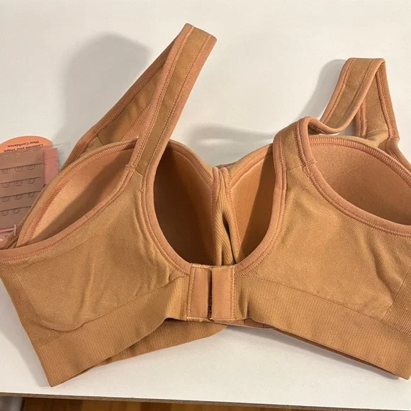 NWT Seamless Tan Wireless Shaping Bra - Picture 2 of 4